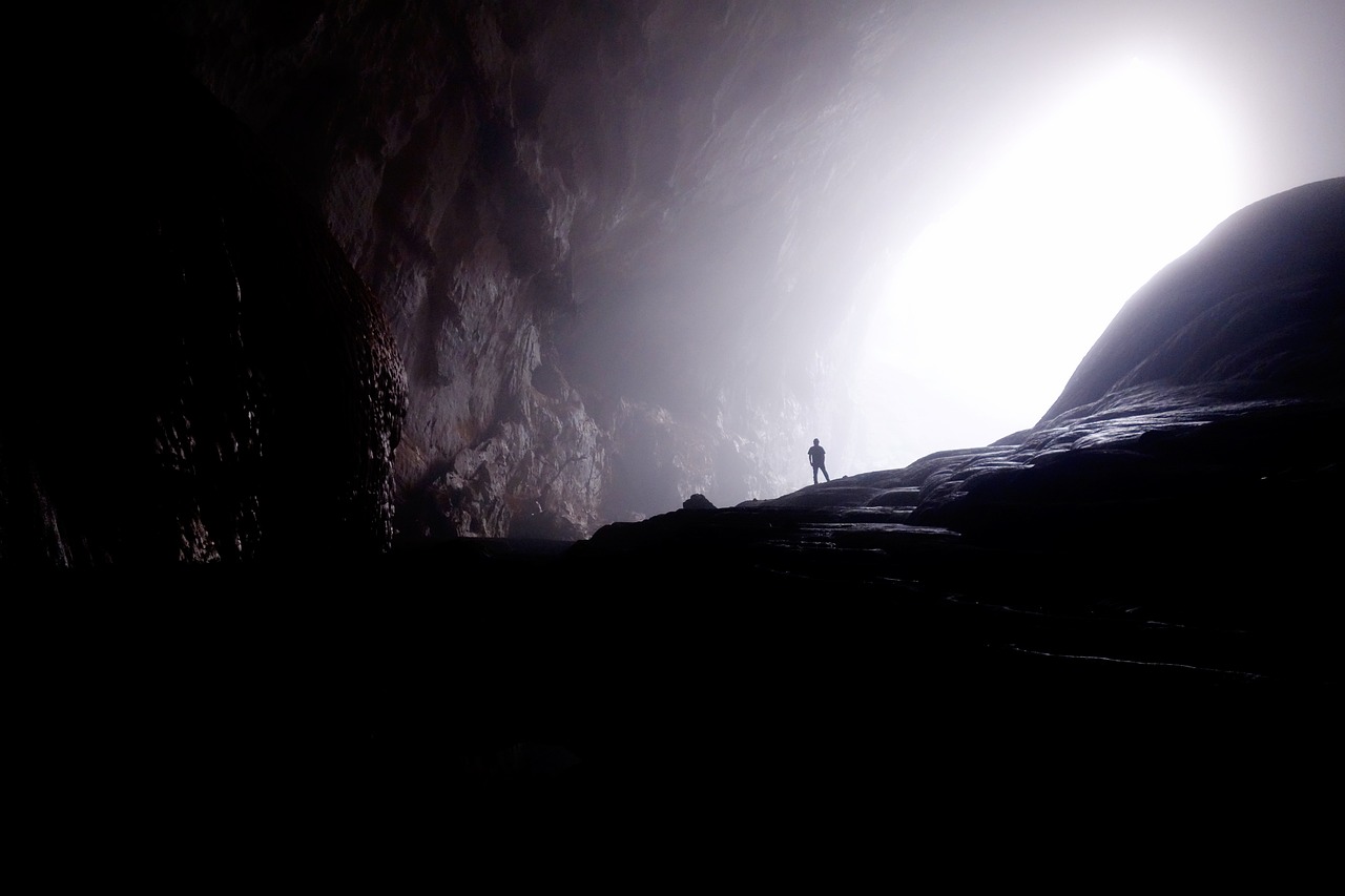 Headlamp, Helmet, and Backup: Building a Cave Lighting Kit That Won't Fail